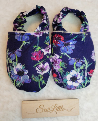 Navy Anemone - Size 6.5 toddler, 12 to 18 month slippers