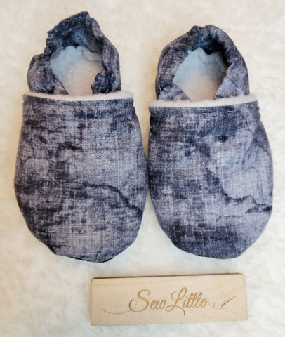 Grunge - Size 6.5 toddler, 12 to 18 month slippers