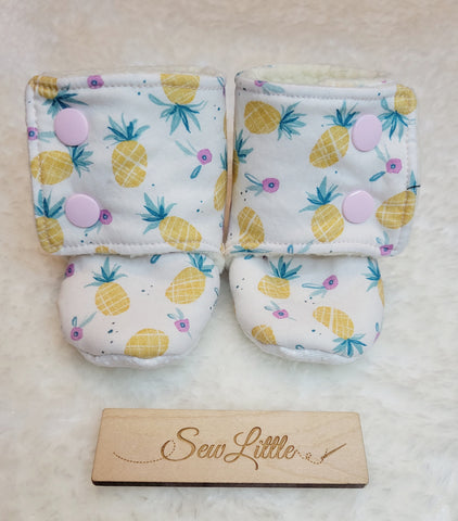 Pineapple - Size 2.5 baby, 3 to 6 month booties