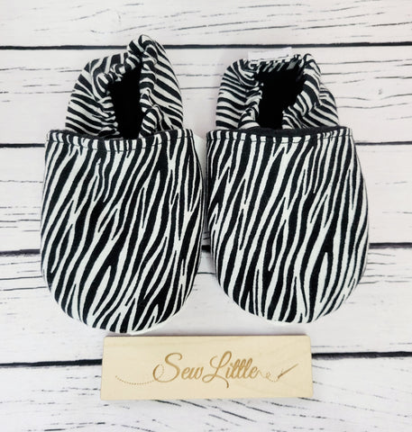 Zebra - Size 5 baby, 9 to 12 month slippers