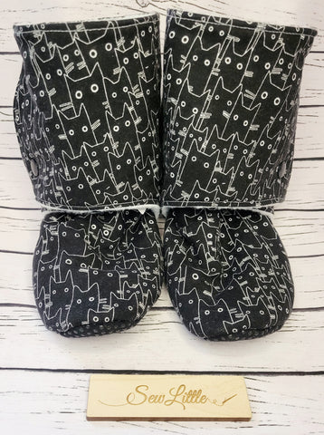 Black with White Kitties - Size 2 Youth Booties