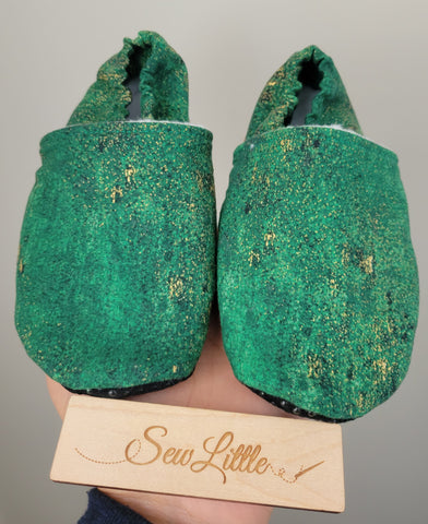 Emerald and Gold - Size 8 toddler, 18 to 24 month slippers