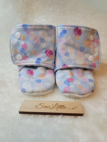 Bubbles - Size 6.5 toddler, 12 to 18 month booties