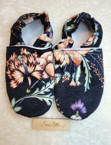 Women’s size 12, 11 inch slippers - Onyx Floral