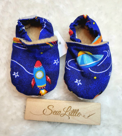 Rocketship - Size 2.5 baby, 3 to 6 month slippers