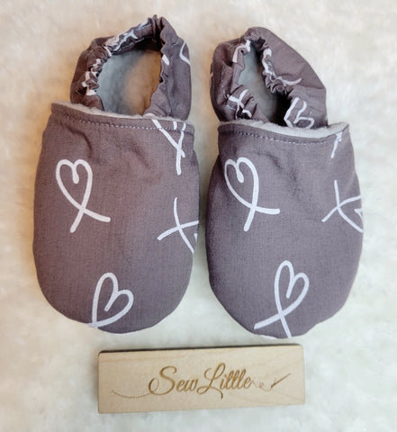 Grey Heart - Size 6.5 toddler, 12 to 18 month slippers